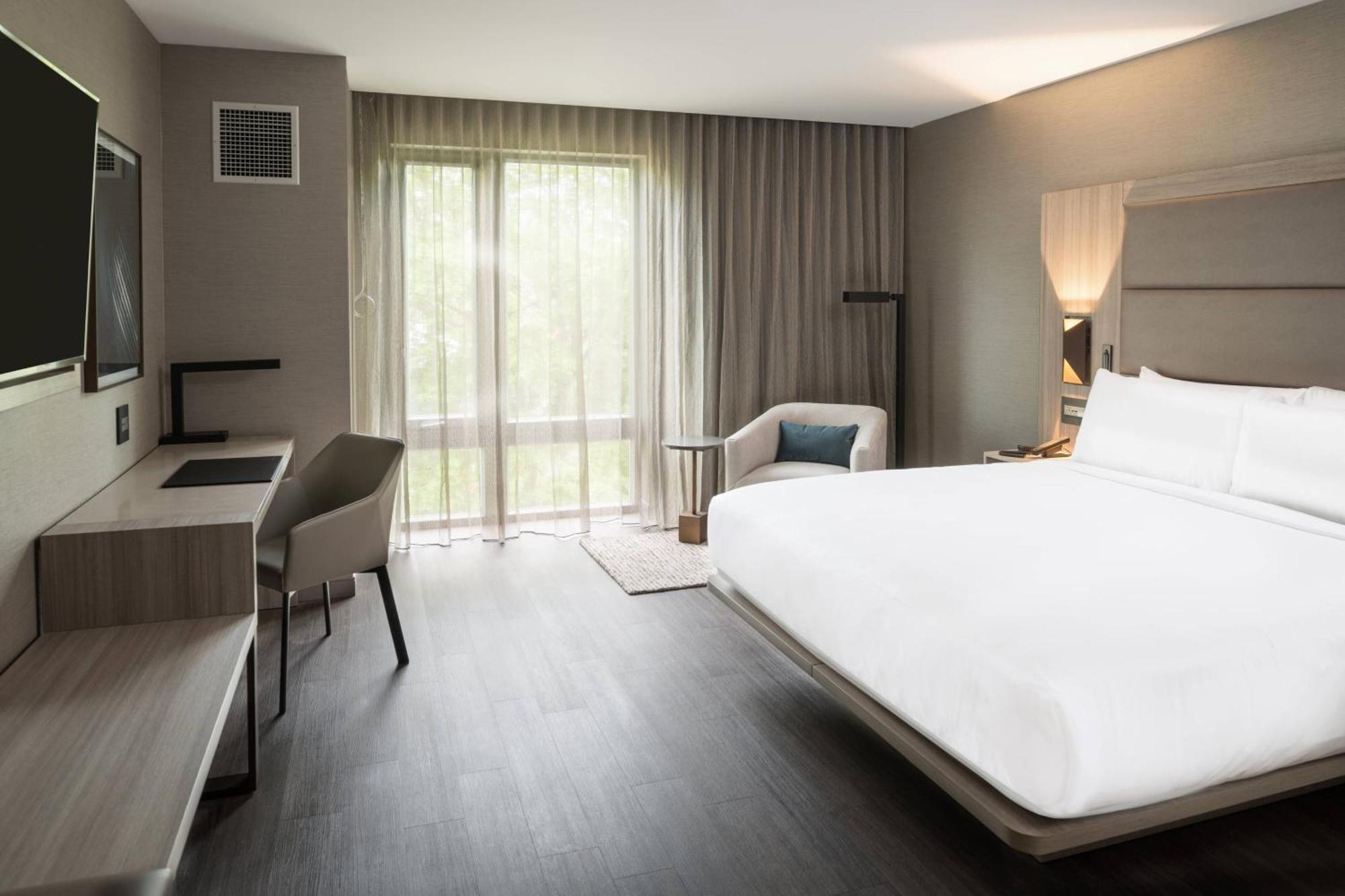 Ac Hotel By Marriott Boston Cleveland Circle Extérieur photo