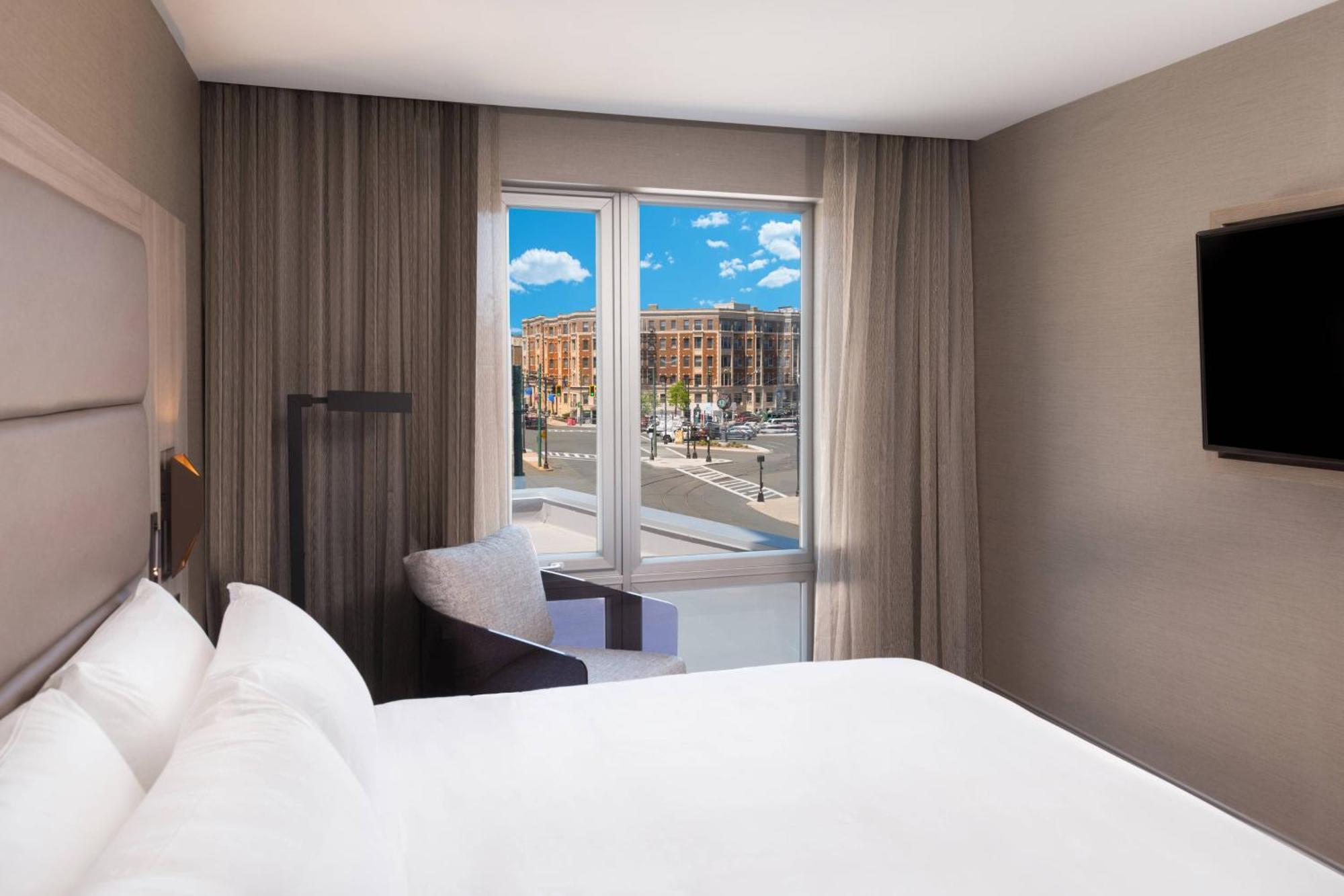 Ac Hotel By Marriott Boston Cleveland Circle Extérieur photo