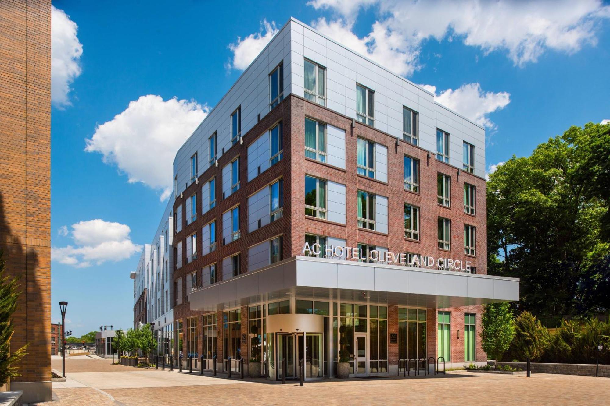 Ac Hotel By Marriott Boston Cleveland Circle Extérieur photo
